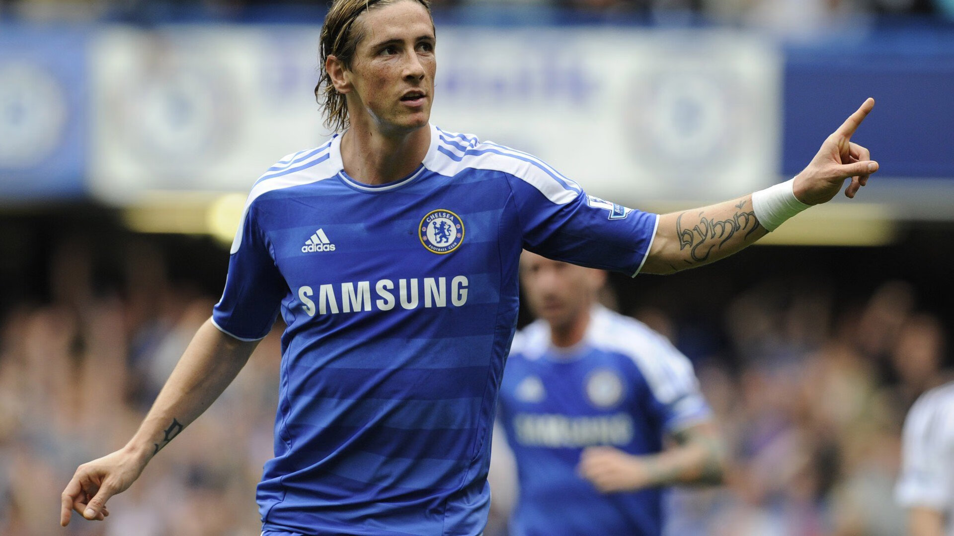 沙尘暴马拉松突遇极端天气 组委会紧急缩短赛程 选手对安全措施表示理解